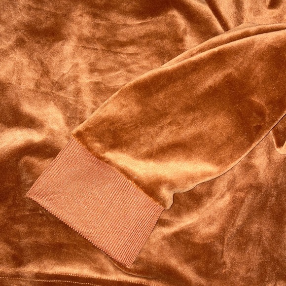 Super comfy crop top hoodie. - Picture 7 of 7